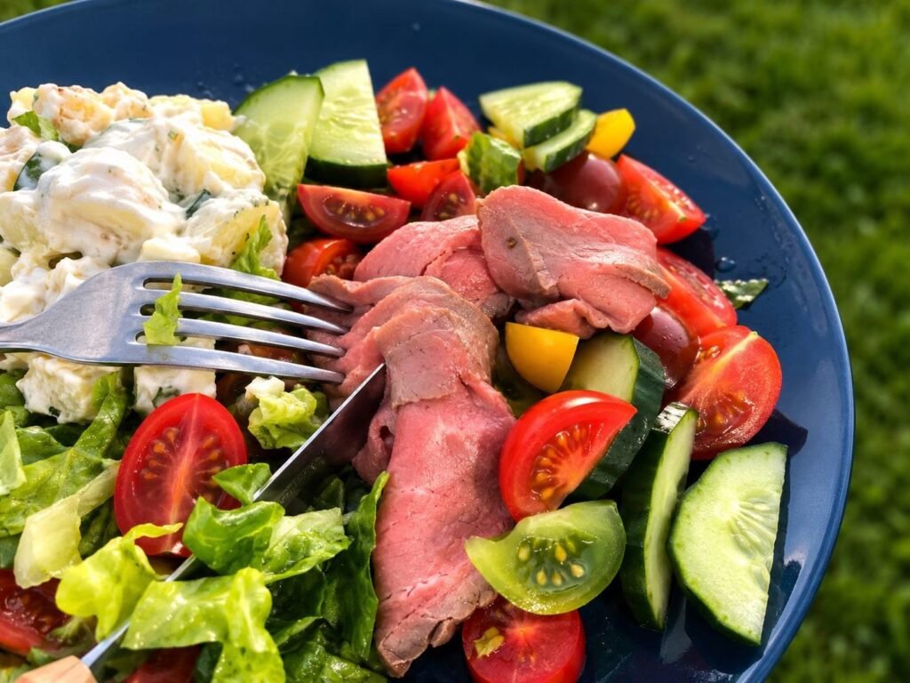 Salat med kvigekjøtt fra Helgerud Gård